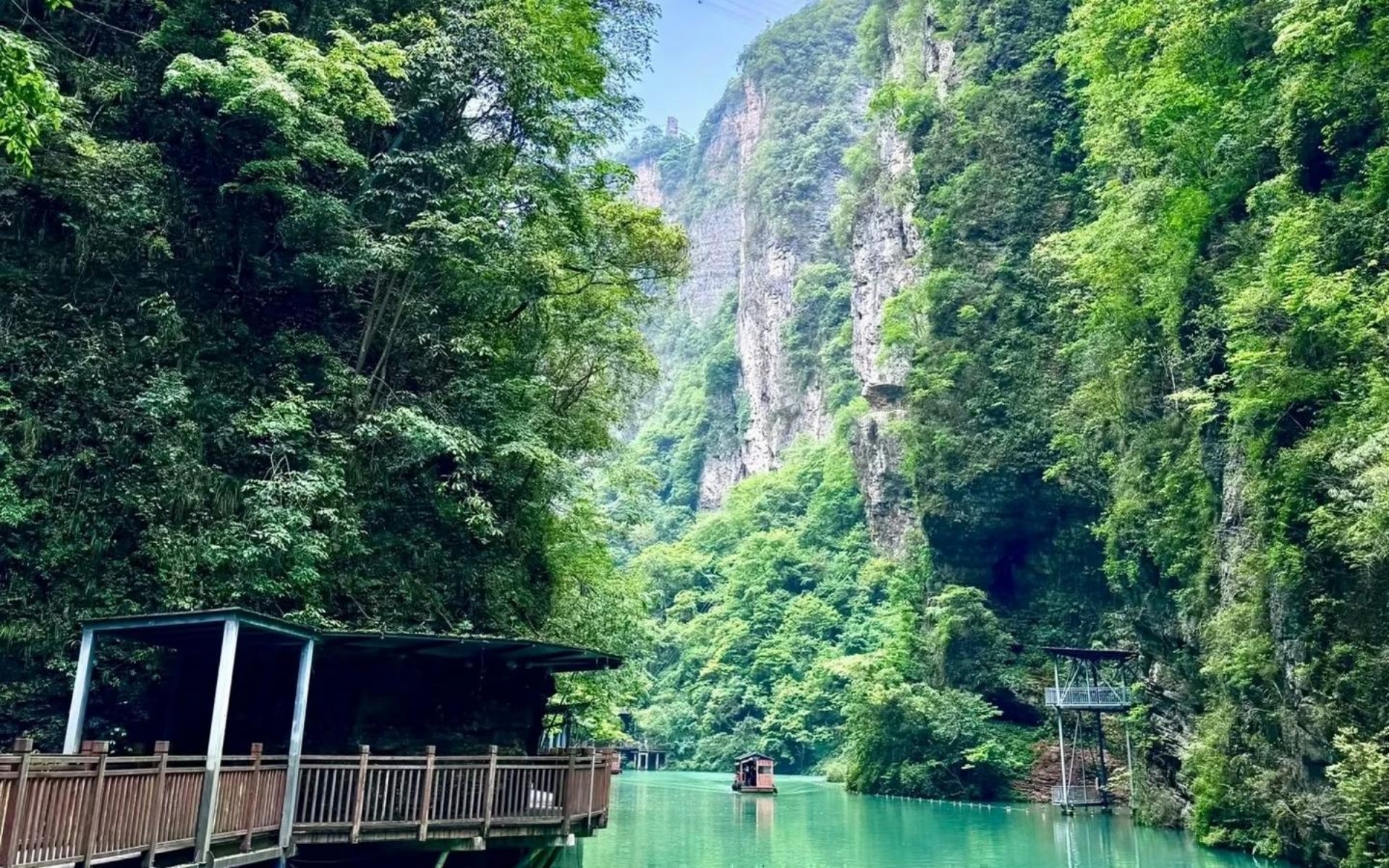 Zhangjiajie Avatar Family Camp: 4-Day Journey into the Floating Mountains